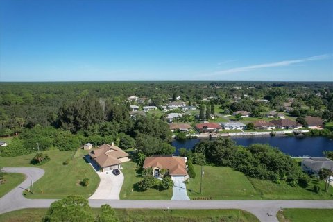 Villa ou maison à vendre à North Port, Floride: 3 chambres, 168.52 m2 № 2309055 - photo 8