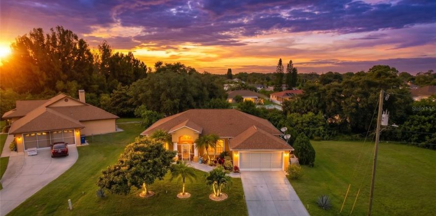Villa ou maison à North Port, Floride 3 chambres, 168.52 m2 № 2309055