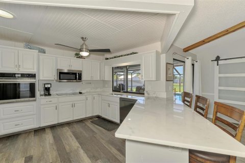 House in Englewood, Florida 2 bedrooms, 163.79 sq.m. № 1736244 - photo 27