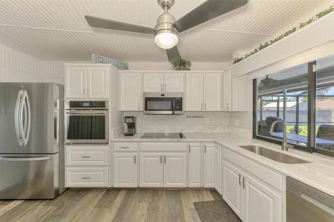 House in Englewood, Florida 2 bedrooms, 163.79 sq.m. № 1736244 - photo 29