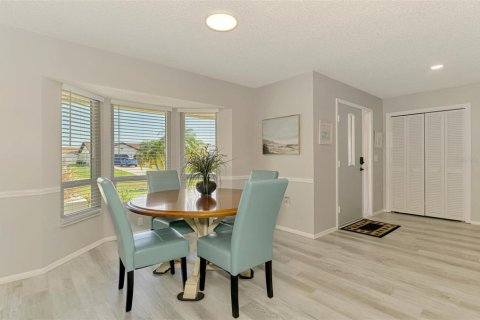 House in Englewood, Florida 2 bedrooms, 163.79 sq.m. № 1736244 - photo 12