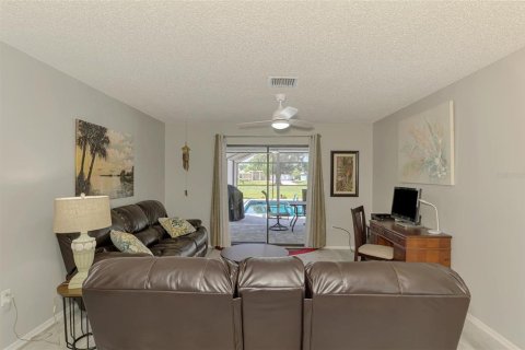 House in Englewood, Florida 2 bedrooms, 163.79 sq.m. № 1736244 - photo 16