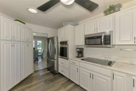 House in Englewood, Florida 2 bedrooms, 163.79 sq.m. № 1736244 - photo 30