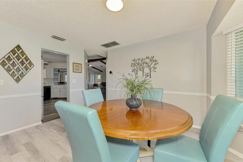 House in Englewood, Florida 2 bedrooms, 163.79 sq.m. № 1736244 - photo 13
