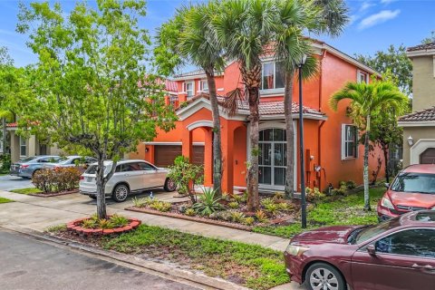 House in Miramar, Florida 3 bedrooms, 204.85 sq.m. № 1847476 - photo 4