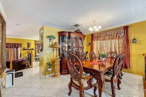 House in Miramar, Florida 3 bedrooms, 204.85 sq.m. № 1847476 - photo 15