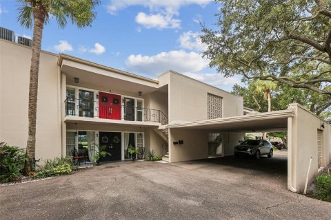 Condominio en Largo, Florida, 2 dormitorios  № 2396476