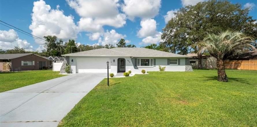 Casa en Spring Hill, Florida 2 dormitorios, 149.76 m2 № 1856195