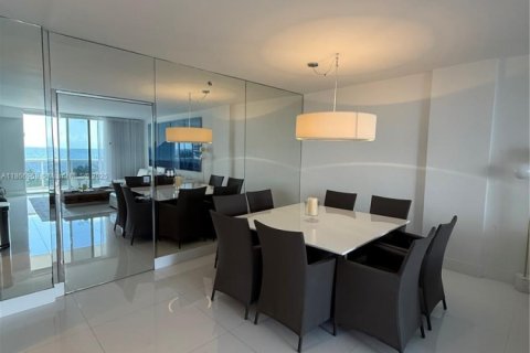 Apartment in Bal Harbour, Florida 2 bedrooms, 98.1 sq.m. № 1896464 - photo 6