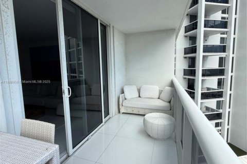 Apartment in Bal Harbour, Florida 2 bedrooms, 98.1 sq.m. № 1896464 - photo 4