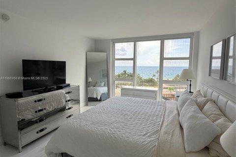 Apartment in Bal Harbour, Florida 2 bedrooms, 98.1 sq.m. № 1896464 - photo 9