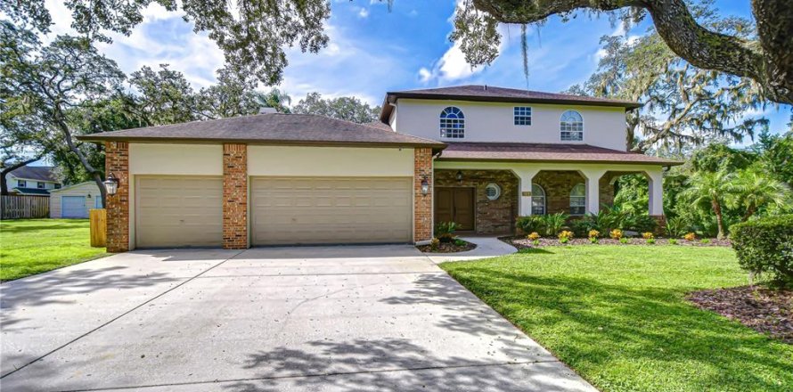 Casa en Brandon, Florida 4 dormitorios, 380.43 m2 № 1899267
