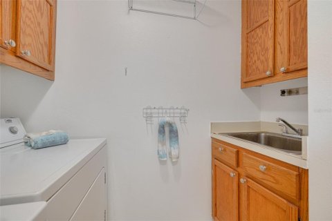 House in Palm Harbor, Florida 3 bedrooms, 118.91 sq.m. № 1566198 - photo 18
