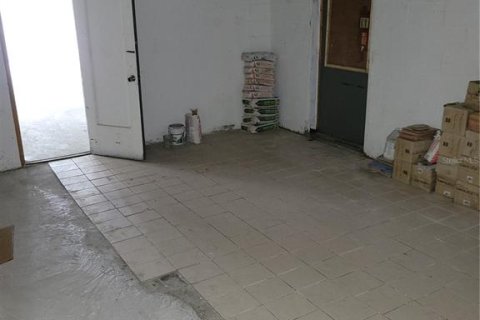 Propiedad comercial en alquiler en Saint Petersburg, Florida, 832.22 m2 № 1540412 - foto 7