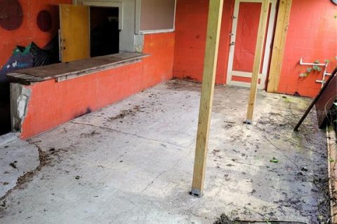 Propiedad comercial en alquiler en Saint Petersburg, Florida, 832.22 m2 № 1540412 - foto 11