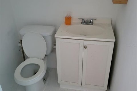 Propiedad comercial en alquiler en Saint Petersburg, Florida, 832.22 m2 № 1540412 - foto 17