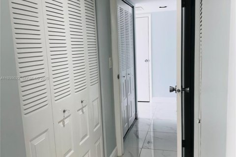 Condominio en venta en Aventura, Florida, 1 dormitorio, 96.43 m2 № 1988885 - foto 15