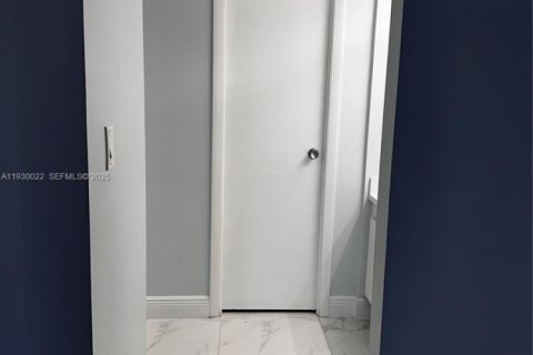 Condominio en venta en Aventura, Florida, 1 dormitorio, 96.43 m2 № 1988885 - foto 16