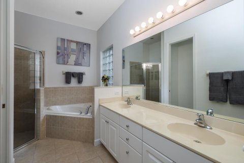 Casa en venta en Port St. Lucie, Florida, 3 dormitorios, 203.83 m2 № 2377020 - foto 24