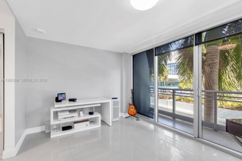 Condo in Aventura, Florida, 2 bedrooms  № 2009548 - photo 18