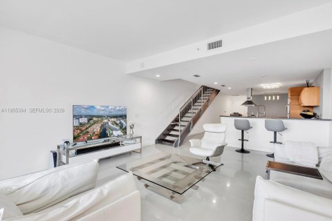 Condo in Aventura, Florida, 2 bedrooms  № 2009548 - photo 6
