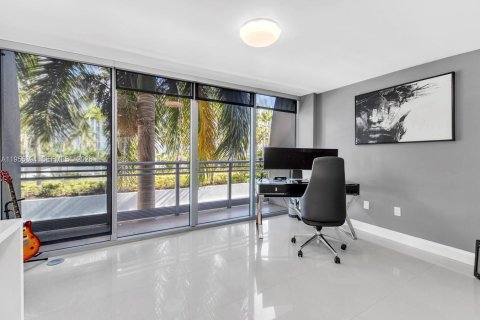 Condo in Aventura, Florida, 2 bedrooms  № 2009548 - photo 17