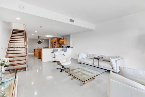 Condo in Aventura, Florida, 2 bedrooms  № 2009548 - photo 5