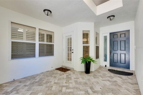 Villa ou maison à vendre à Sarasota, Floride: 3 chambres, 279.54 m2 № 2432582 - photo 8