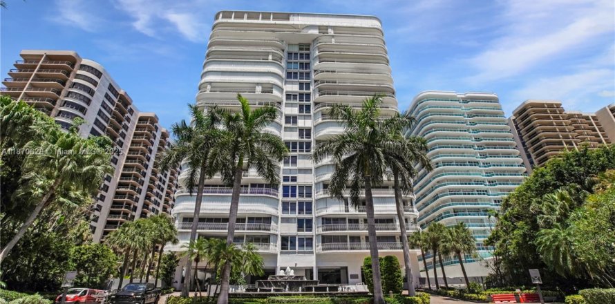 Condominio en Bal Harbour, Florida, 4 dormitorios № 1895465