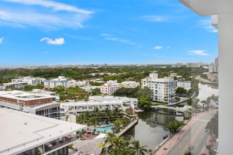 Copropriété à louer à Miami Beach, Floride: 70.61 m2 № 632516 - photo 2