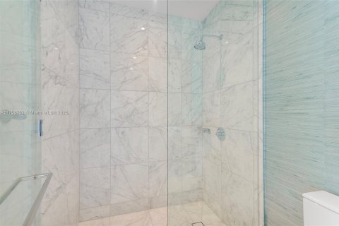 Condominio en venta en Sunny Isles Beach, Florida, 3 dormitorios, 232.35 m2 № 1705794 - foto 28
