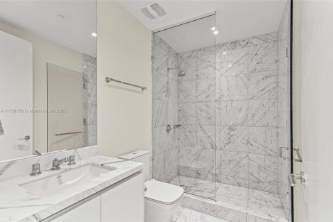 Condominio en venta en Sunny Isles Beach, Florida, 3 dormitorios, 232.35 m2 № 1705794 - foto 11
