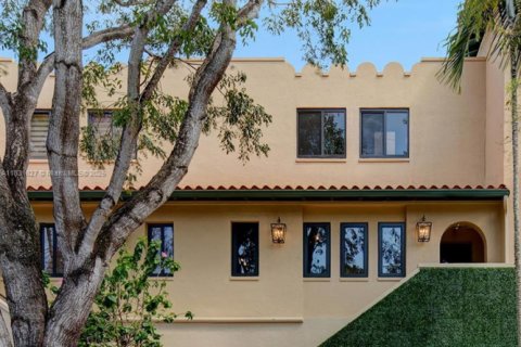 Townhouse in Palmetto Bay, Florida 3 bedrooms, 235.97 sq.m. № 1991844 - photo 1