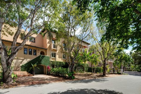 Townhouse in Palmetto Bay, Florida 3 bedrooms, 235.97 sq.m. № 1991844 - photo 5