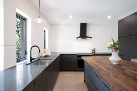 Townhouse in Palmetto Bay, Florida 3 bedrooms, 235.97 sq.m. № 1991844 - photo 16