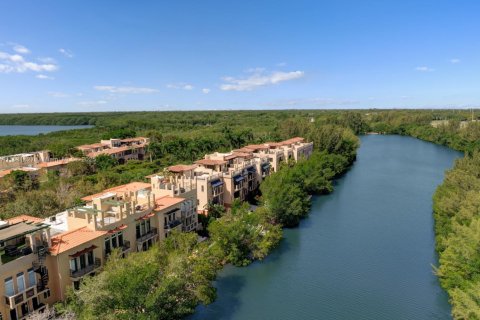 Townhouse in Palmetto Bay, Florida 3 bedrooms, 235.97 sq.m. № 1991844 - photo 11