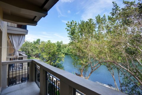 Townhouse in Palmetto Bay, Florida 3 bedrooms, 235.97 sq.m. № 1991844 - photo 15