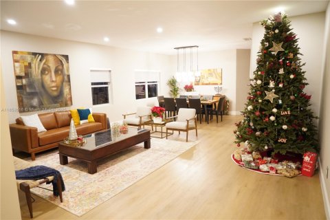 Villa ou maison à louer à Pembroke Pines, Floride: 5 chambres, 264.31 m2 № 1859169 - photo 16