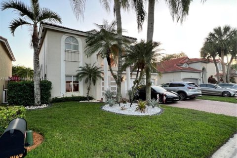 Villa ou maison à louer à Pembroke Pines, Floride: 5 chambres, 264.31 m2 № 1859169 - photo 2