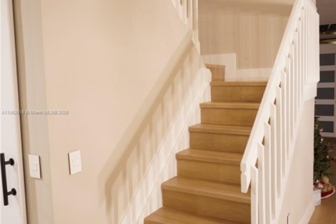Villa ou maison à louer à Pembroke Pines, Floride: 5 chambres, 264.31 m2 № 1859169 - photo 18