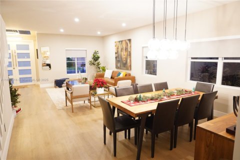 Villa ou maison à louer à Pembroke Pines, Floride: 5 chambres, 264.31 m2 № 1859169 - photo 15