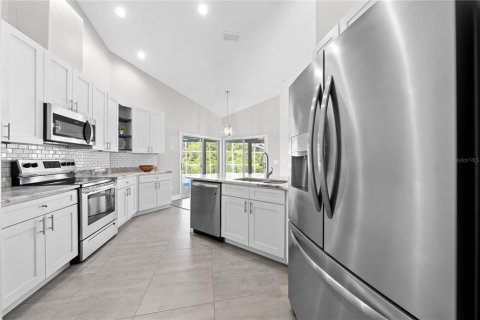 House in Orlando, Florida 4 bedrooms, 211.82 sq.m. № 1883334 - photo 21
