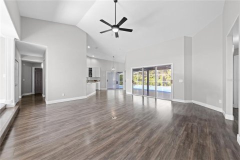 House in Orlando, Florida 4 bedrooms, 211.82 sq.m. № 1883334 - photo 12