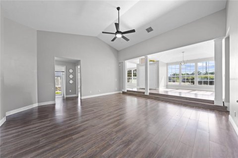 House in Orlando, Florida 4 bedrooms, 211.82 sq.m. № 1883334 - photo 15