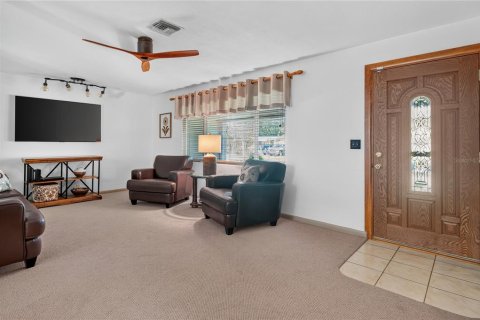 House in Clearwater, Florida 3 bedrooms, 150.41 sq.m. № 2200262 - photo 11