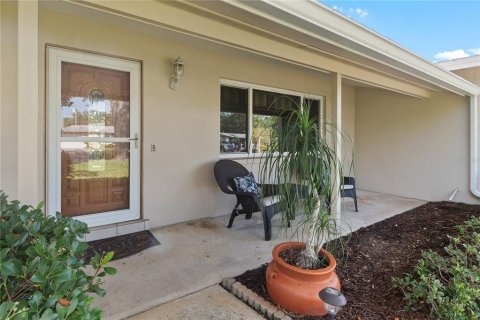 House in Clearwater, Florida 3 bedrooms, 150.41 sq.m. № 2200262 - photo 9