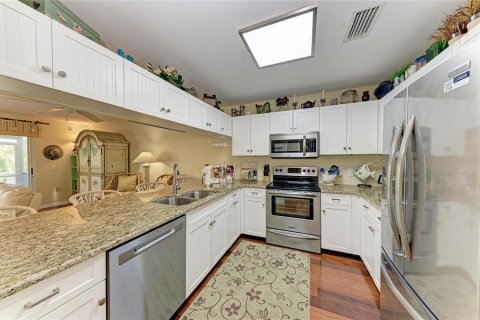 Condo in Holmes Beach, Florida, 2 bedrooms  № 2095124 - photo 9