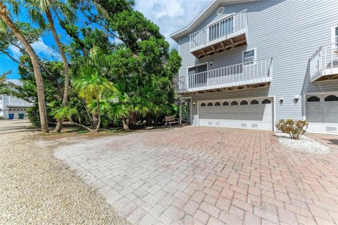 Condo in Holmes Beach, Florida, 2 bedrooms  № 2095124 - photo 2
