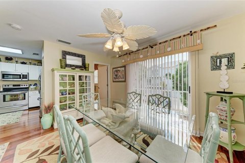 Condo in Holmes Beach, Florida, 2 bedrooms  № 2095124 - photo 12
