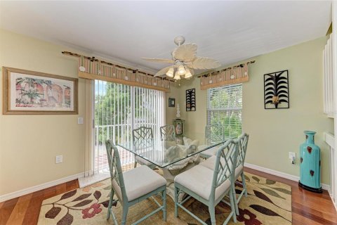 Condo in Holmes Beach, Florida, 2 bedrooms  № 2095124 - photo 13